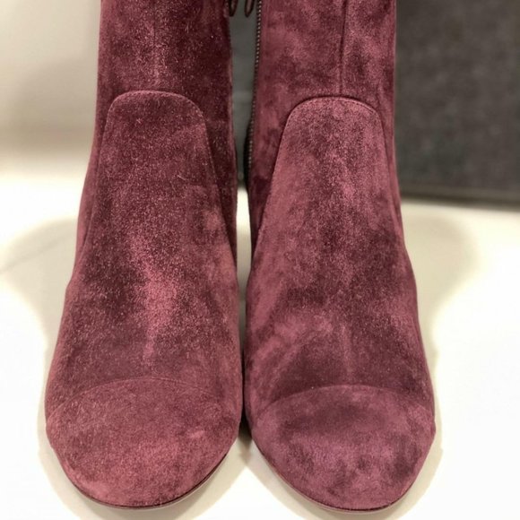 CHANEL 20B Calfskin Suede CC Logo Chain Metal Heels Ankle Booties Boots - Picture 3 of 9